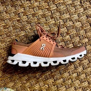 On Cloud Women’s Cloudswift Running Size W6.5 Blush Pink